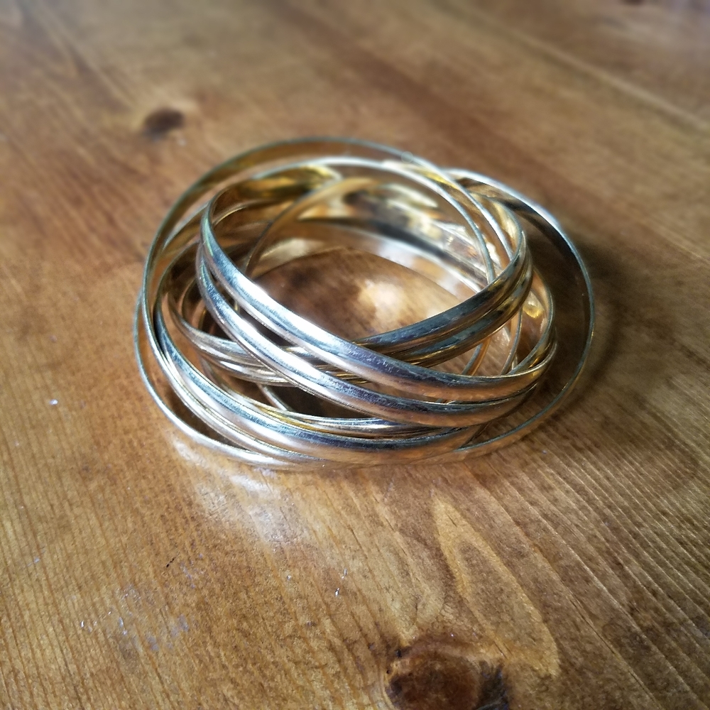 Gold bangle bracelet
